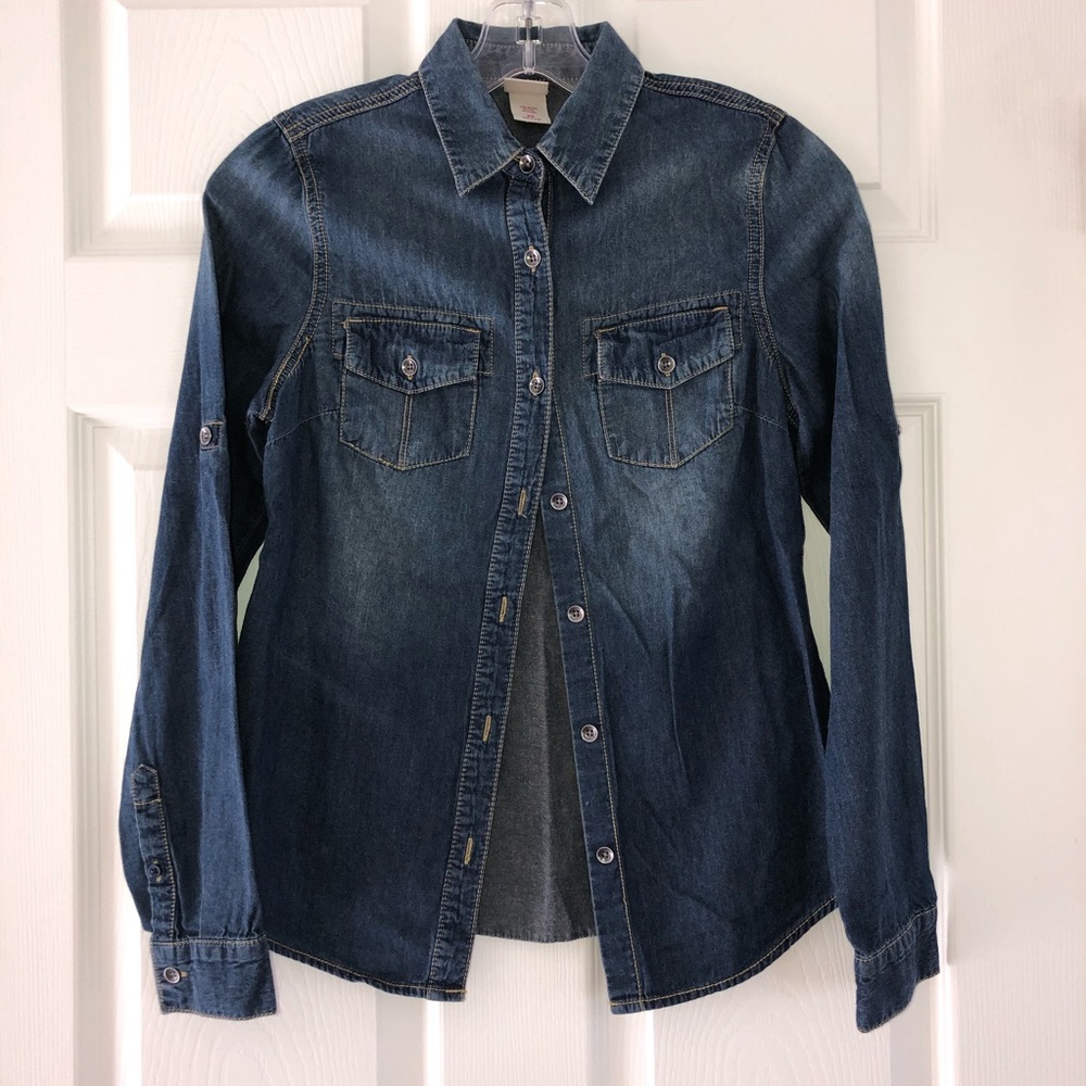 ✨5 for $25✨Mossimo denim shirt (XS).
